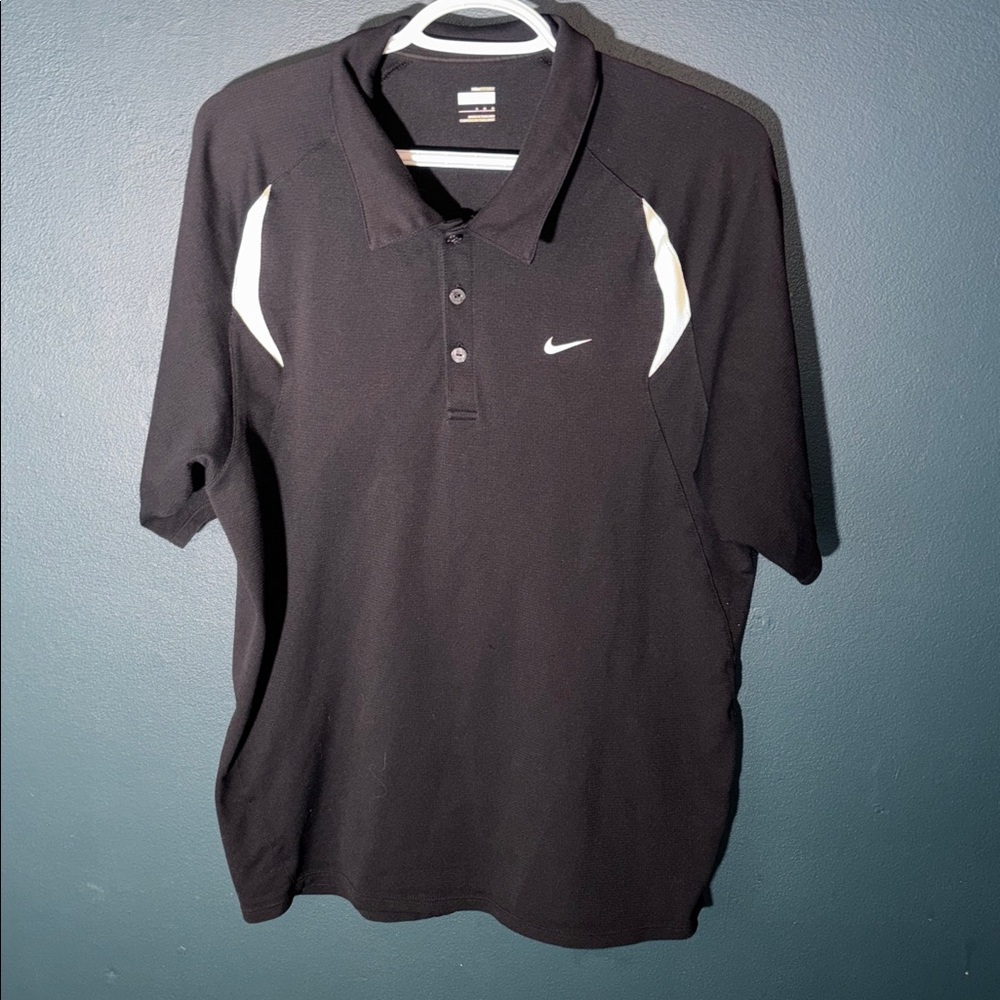 Nike Men’s DriFit  Black and White Tennis /Golf Shirt Size Large